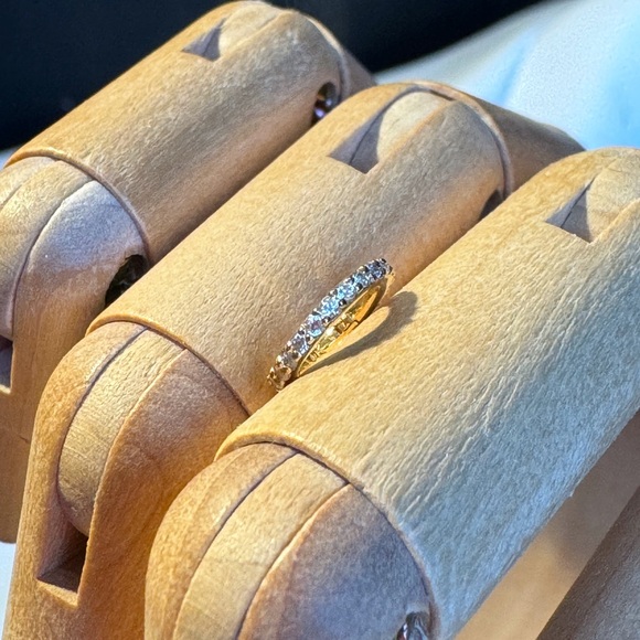 14KYG Single CZ Pave’ Clicker Hoop Earring